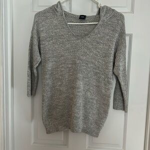 Gap sweater hoodie women’s size small.